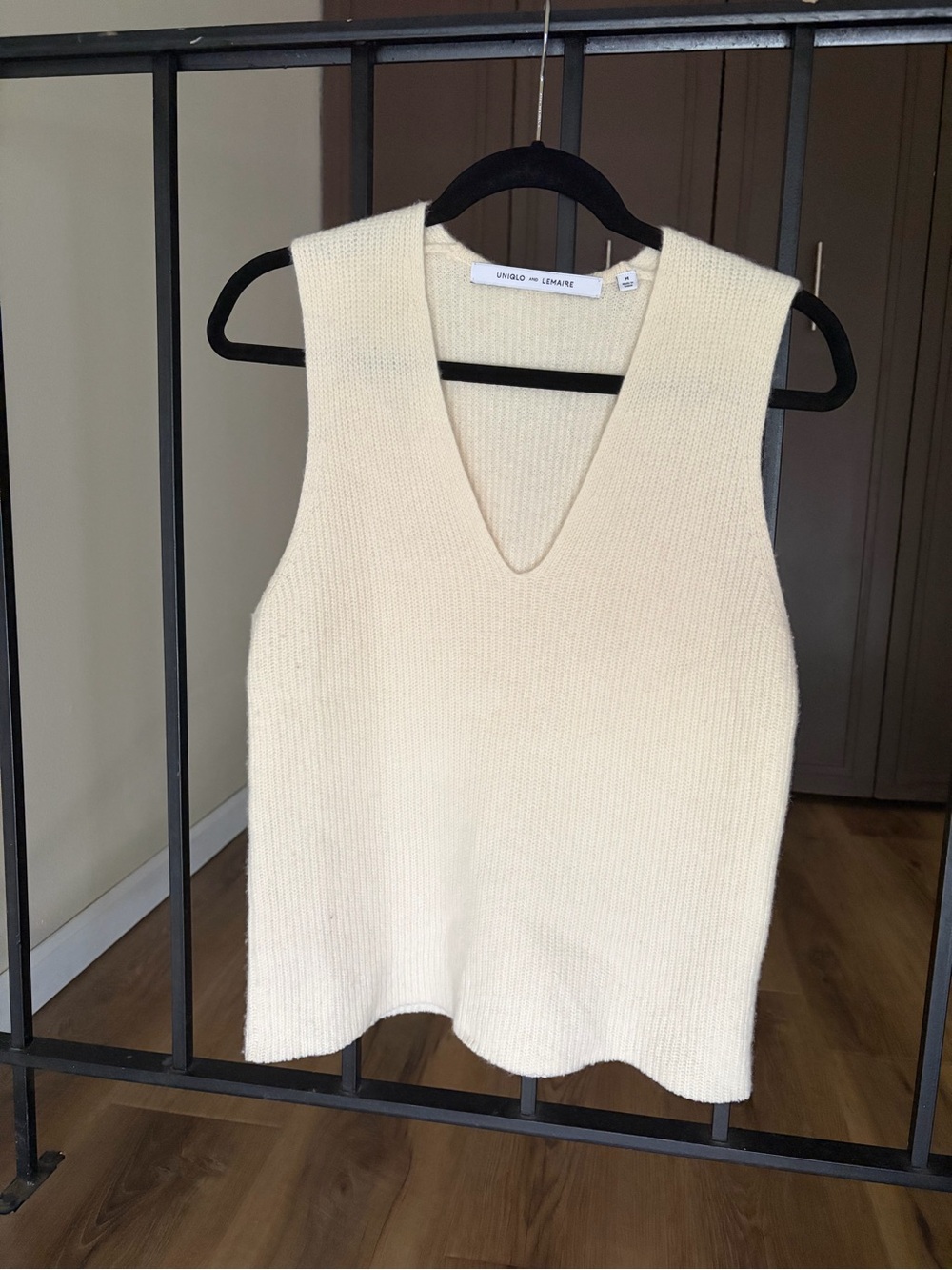 Uniqlo Cream V-Neck Sleeveless Knit Top